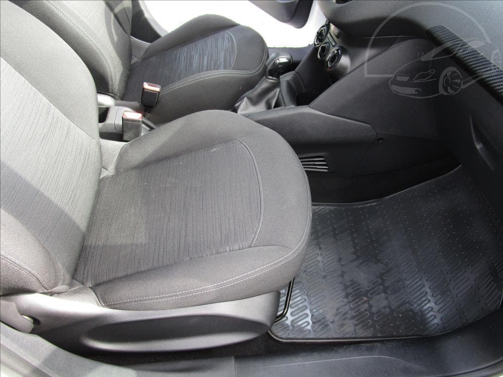 2013 Peugeot 208 - 18