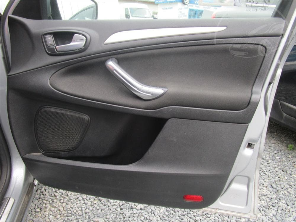 2015 Ford S-MAX - 20