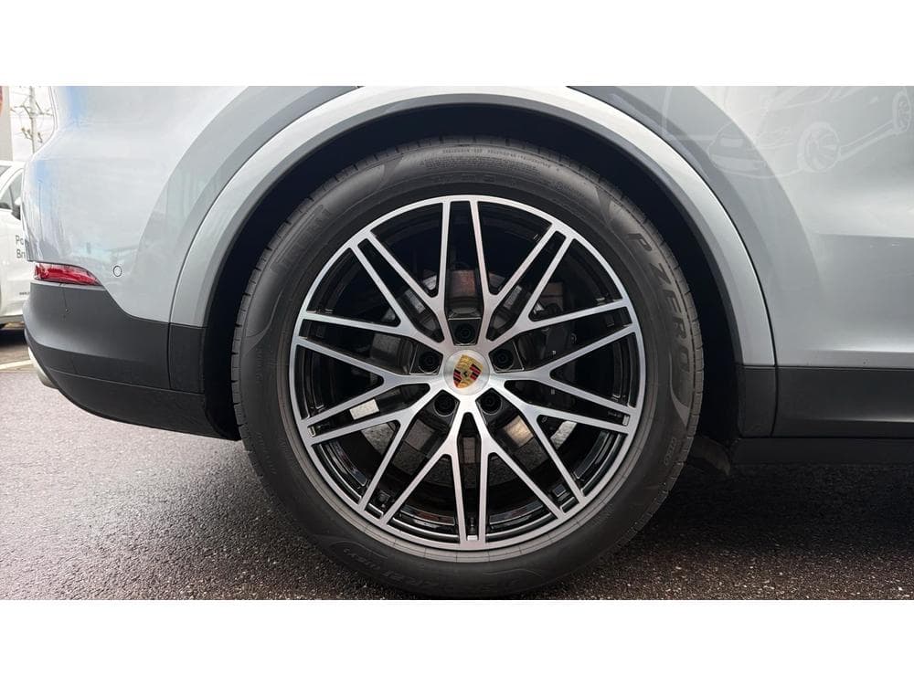 2024 Porsche Cayenne - 11
