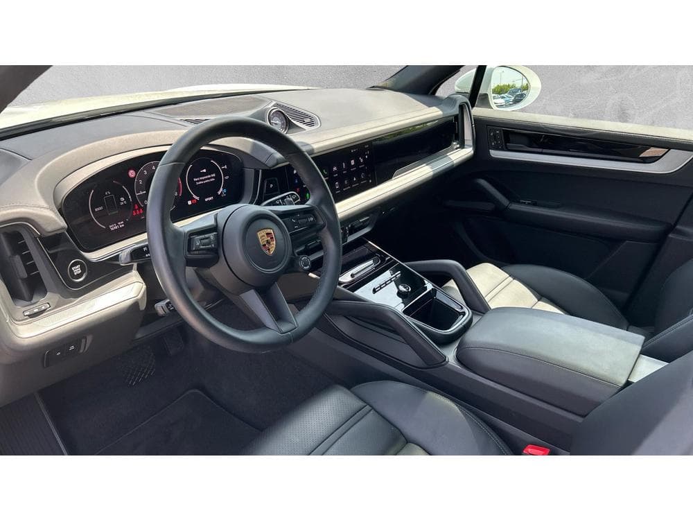 2024 Porsche CAYENNE - 43