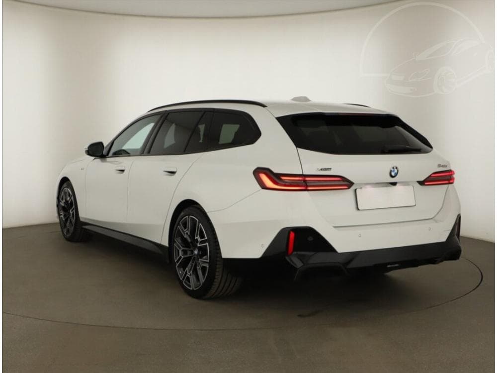 2025 BMW 5-SERIES - 10