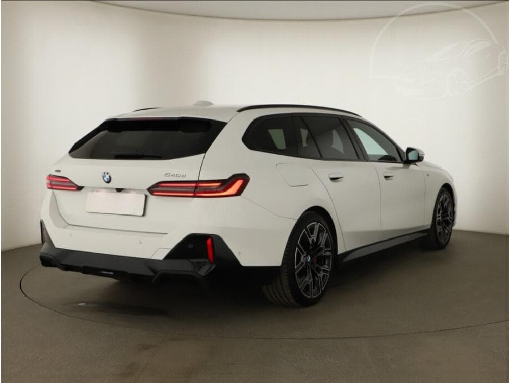 2025 BMW 5-SERIES - 13