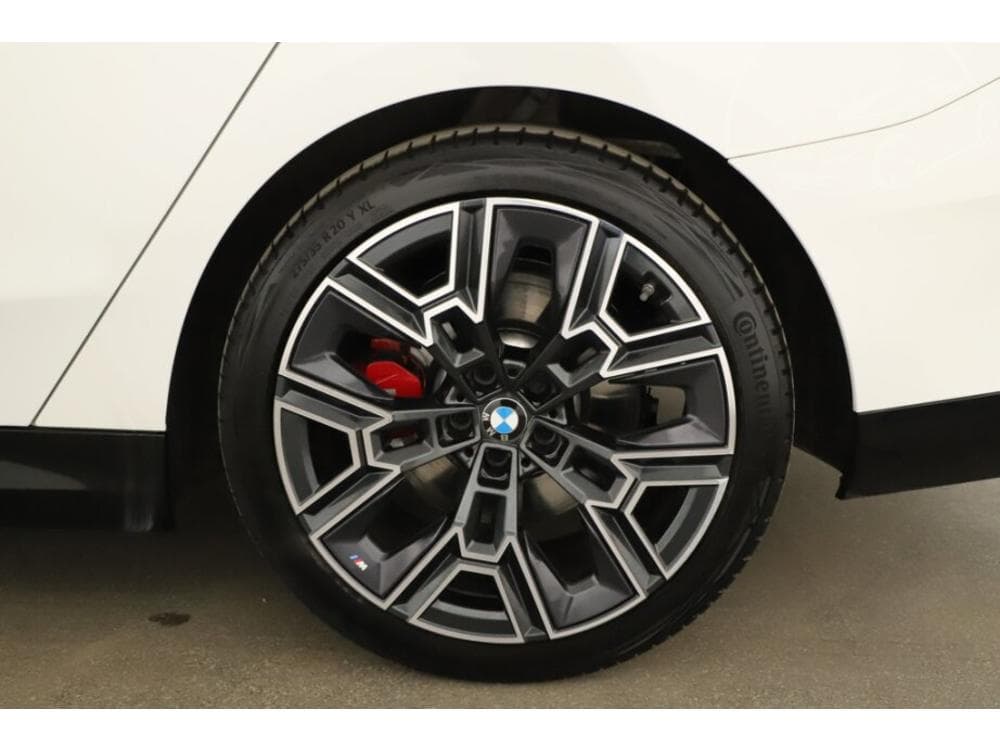 2025 BMW 5-SERIES - 34