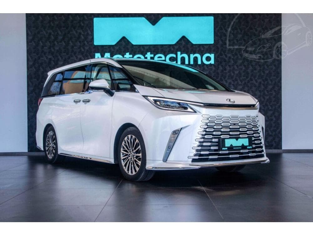2023 Lexus LM
