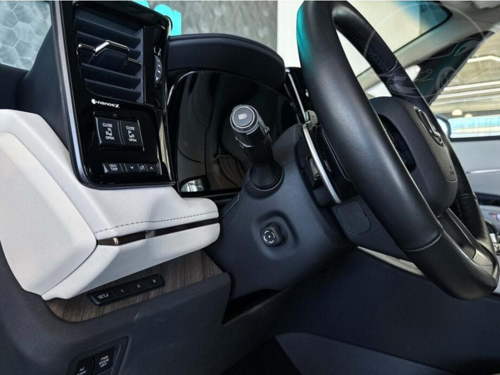 2023 Lexus LM - 27