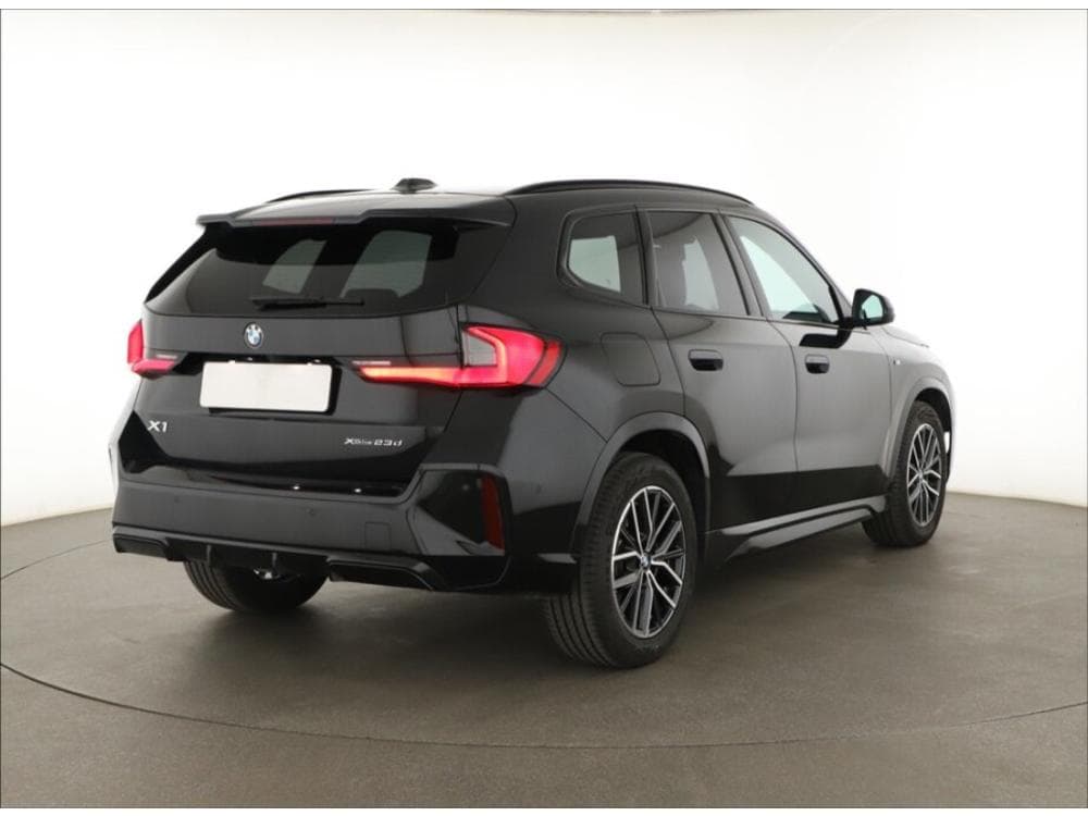 2025 BMW X1 - 9