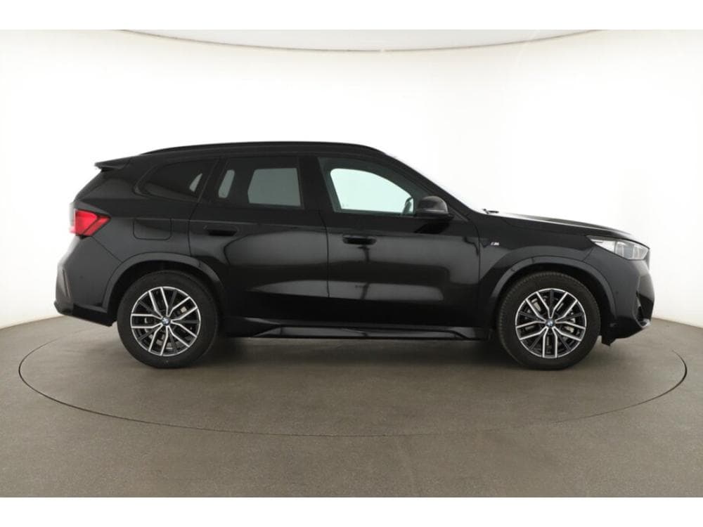 2025 BMW X1 - 11