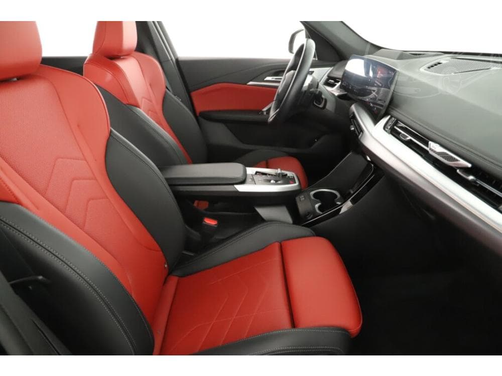 2025 BMW X1 - 13