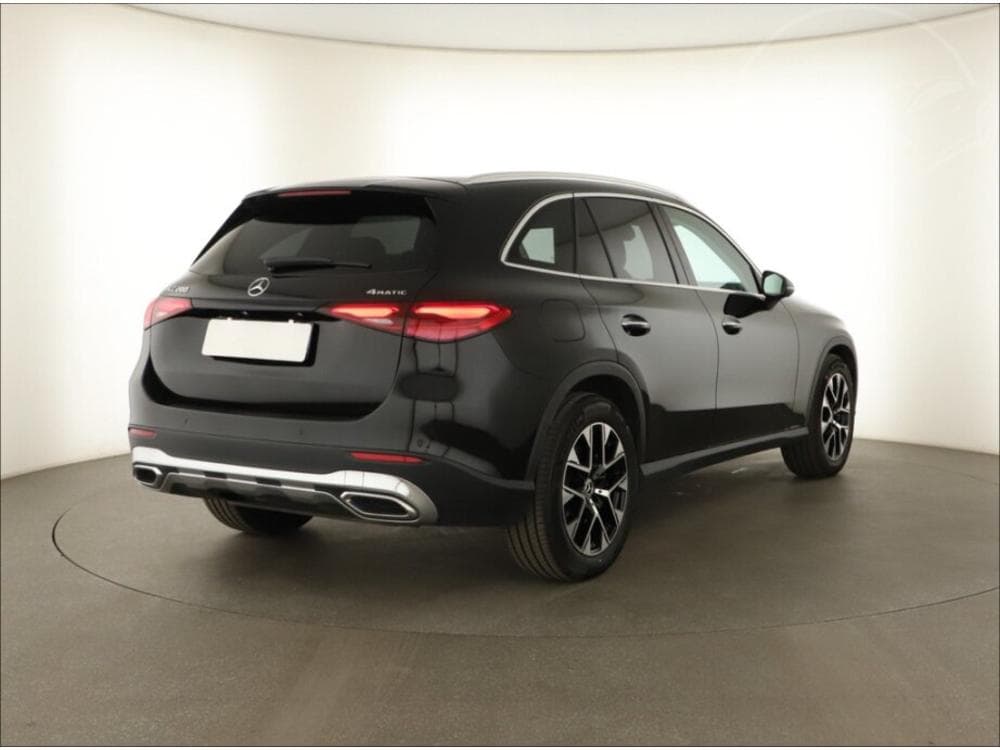 2025 Mercedes-Benz GLC - 9