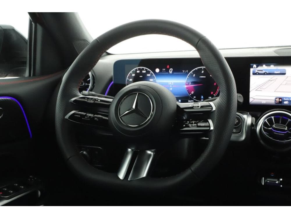 2025 Mercedes-Benz GLB - 22