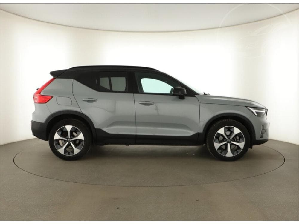 2023 Volvo XC40 - 11