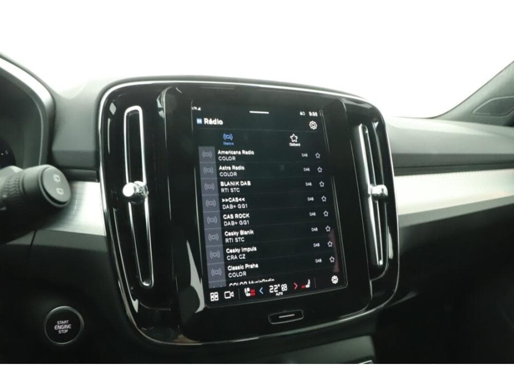 2023 Volvo XC40 - 17