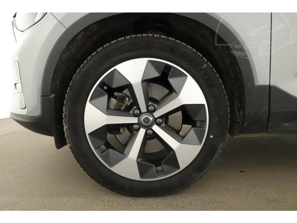 2023 Volvo XC40 - 23