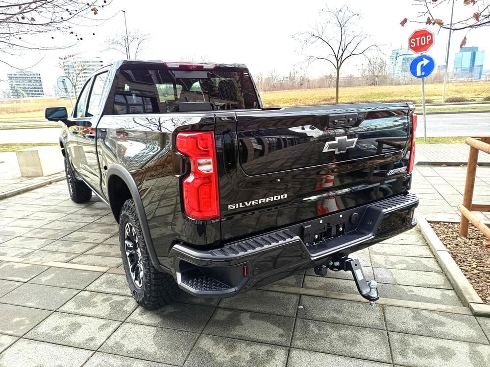 2025 Chevrolet SILVERADO - 10