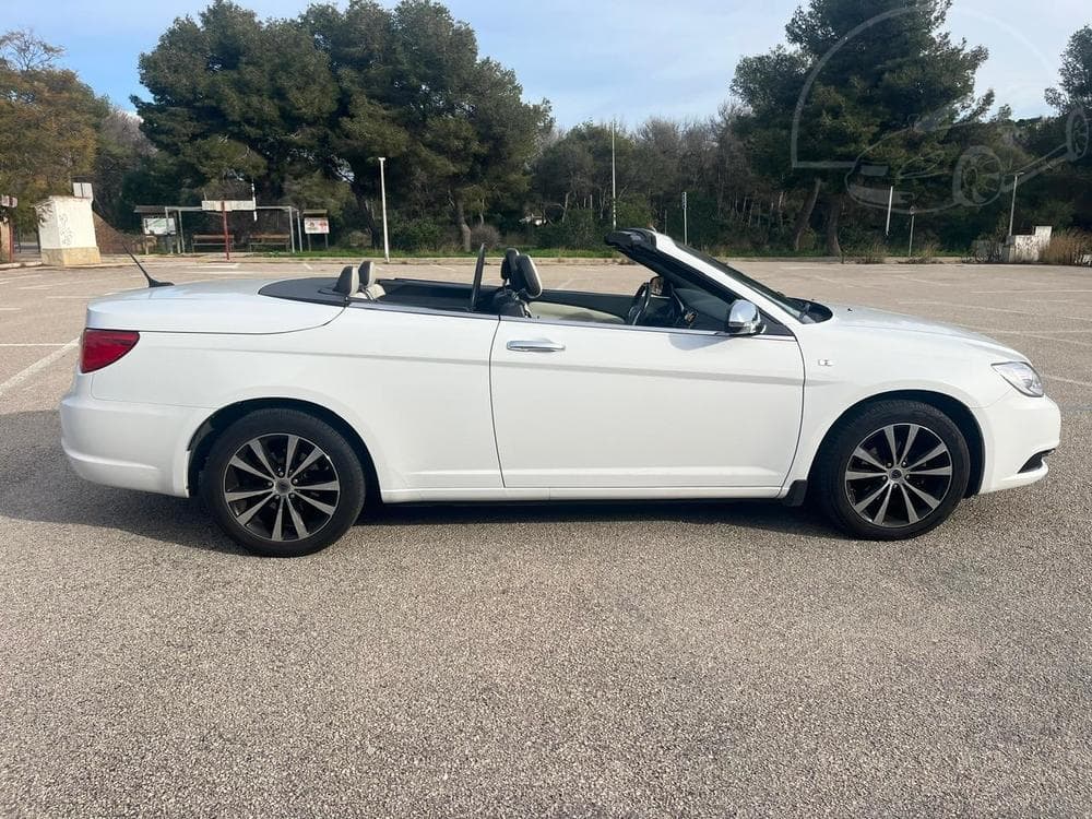2012 Chrysler Sebring - 12