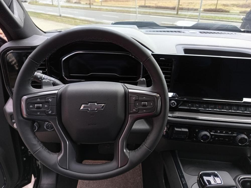 2025 Chevrolet SILVERADO - 49
