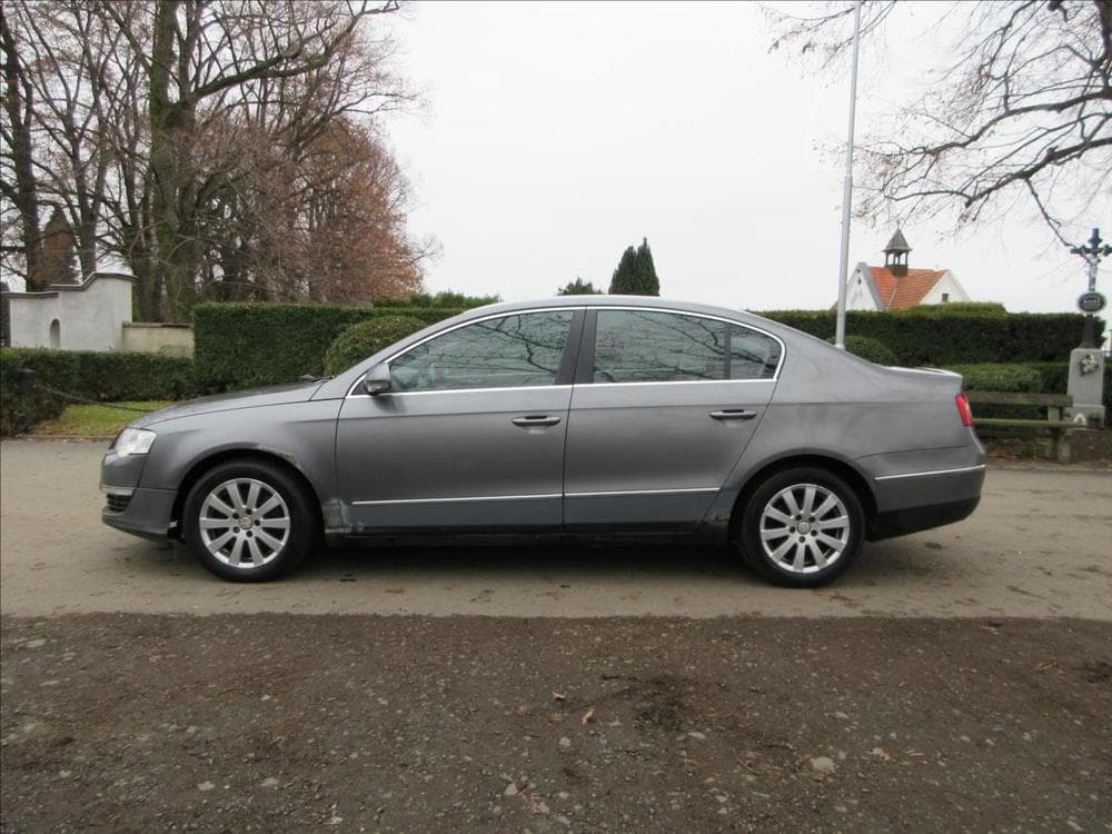 2005 Volkswagen PASSAT - 5