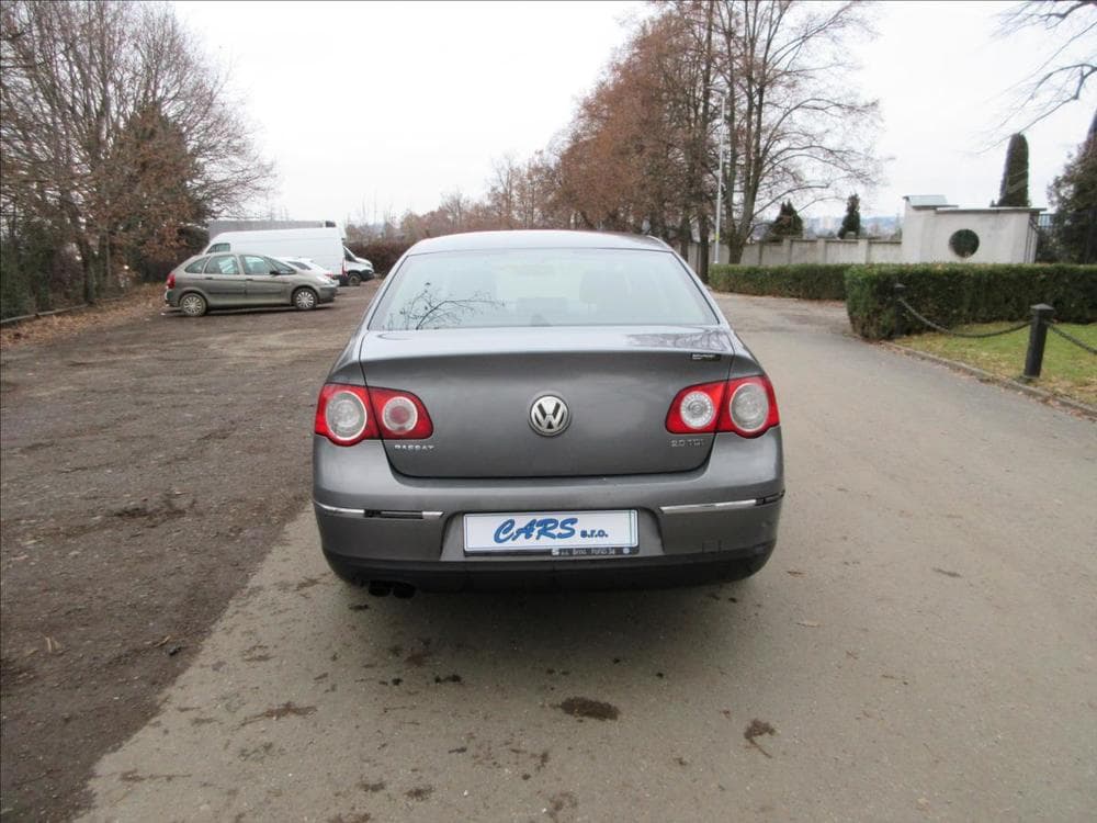 2005 Volkswagen PASSAT - 7
