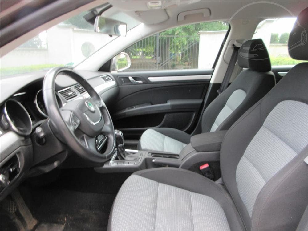 2010 Škoda SUPERB - 11