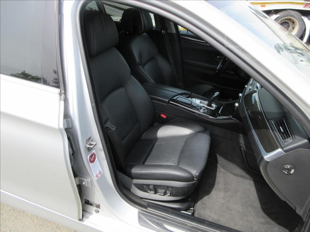 2011 BMW 5-SERIES - 13