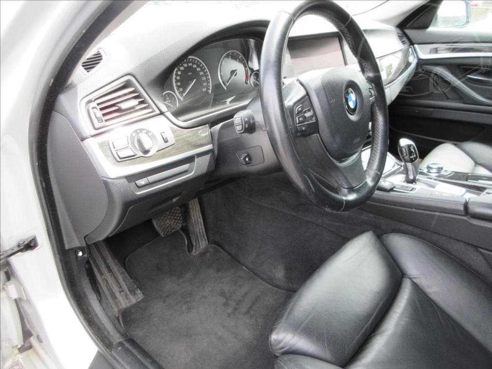 2011 BMW 5-SERIES - 14