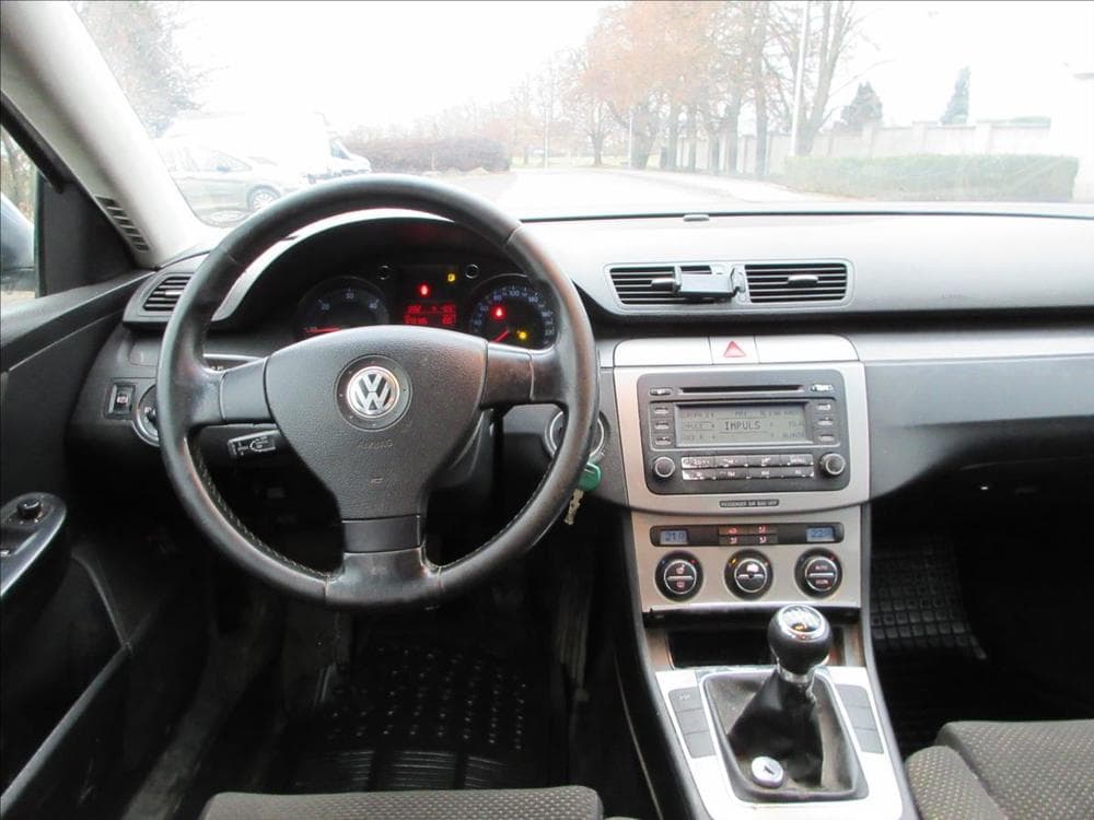 2005 Volkswagen PASSAT - 16