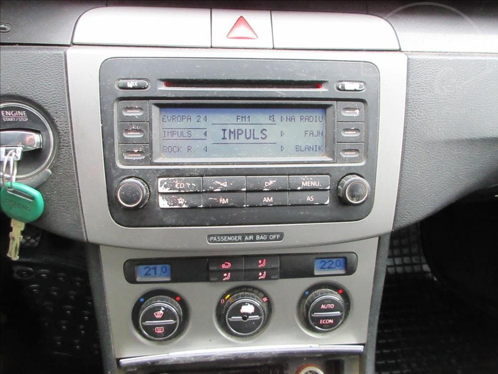 2005 Volkswagen PASSAT - 18