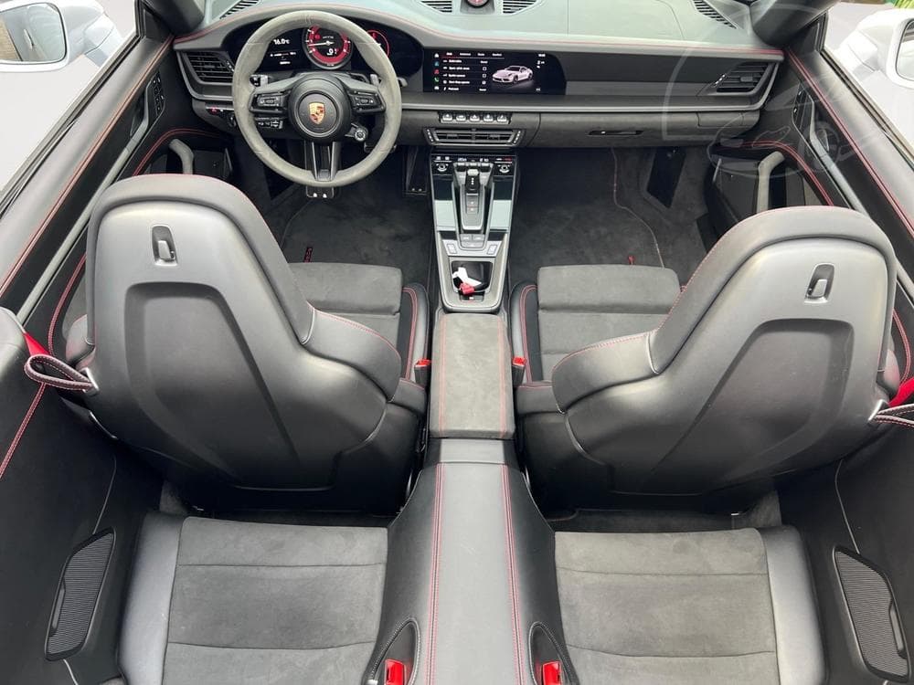 2024 Porsche 911 - 11