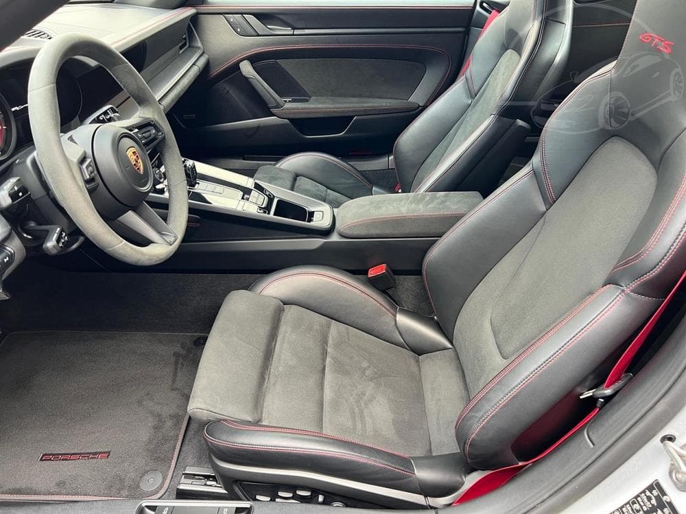 2024 Porsche 911 - 13