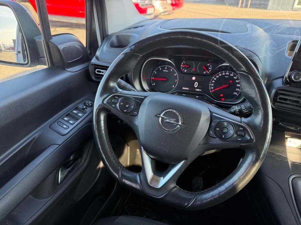 2022 Opel Combo - 11
