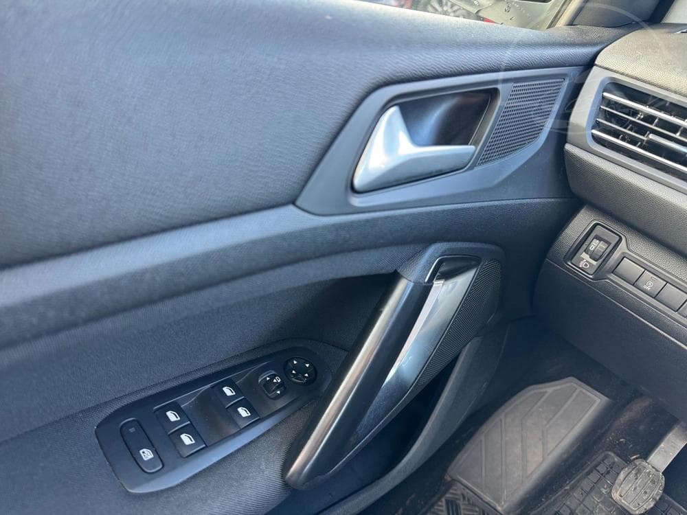 2021 Peugeot 308 - 11