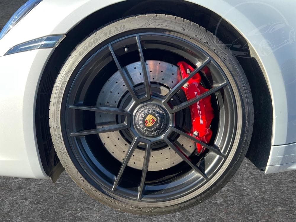 2024 Porsche 911 - 23