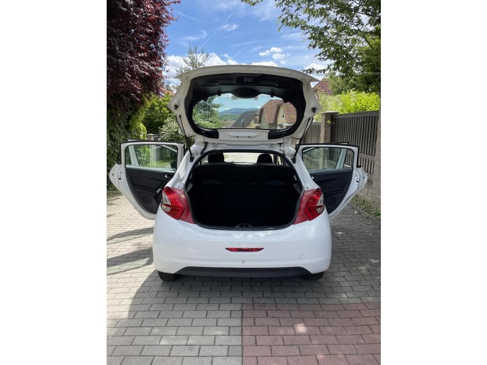 2014 Peugeot 208 - 9