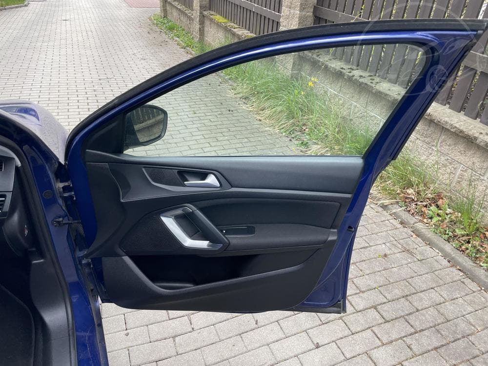 2018 Peugeot 308 - 12