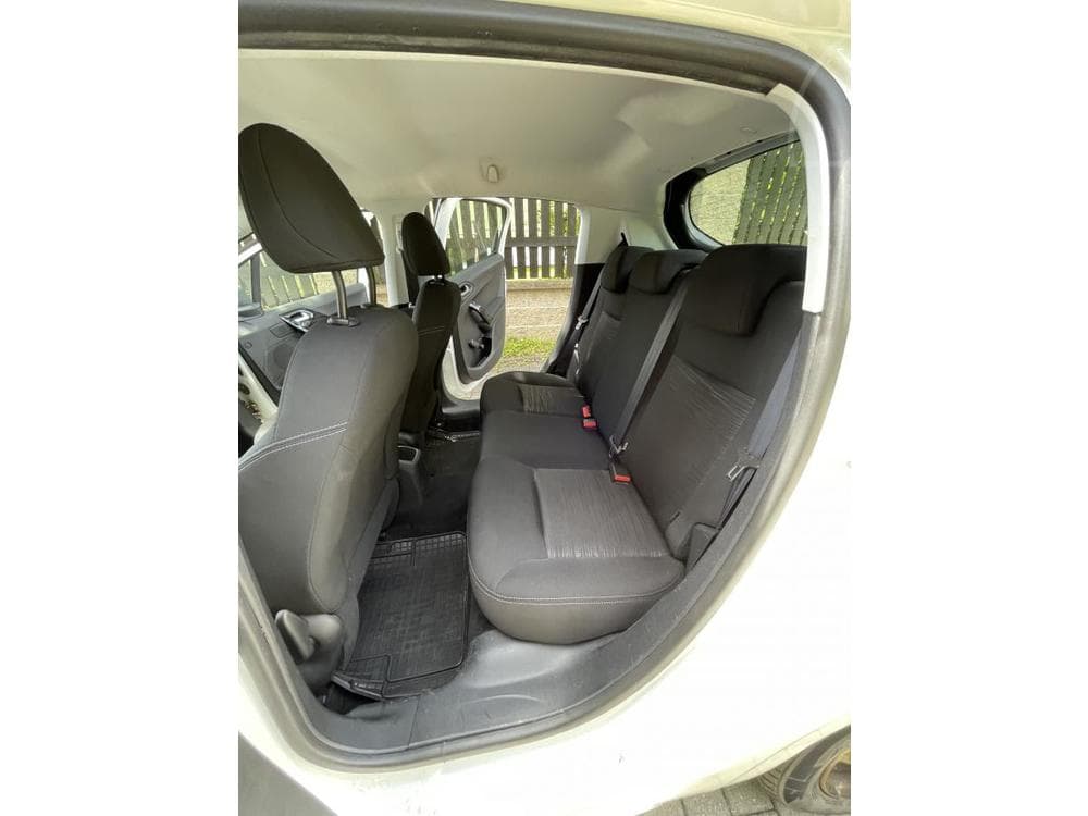 2014 Peugeot 208 - 12