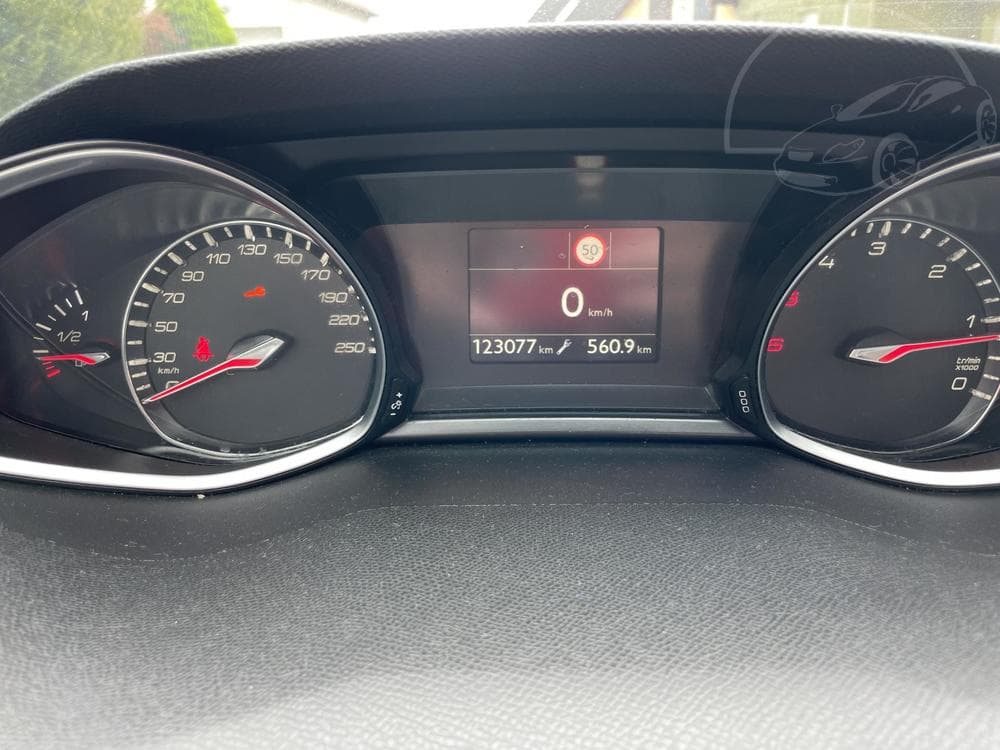2018 Peugeot 308 - 14