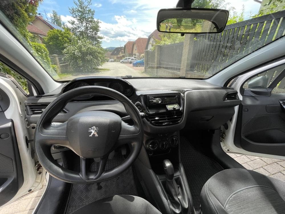 2014 Peugeot 208 - 15