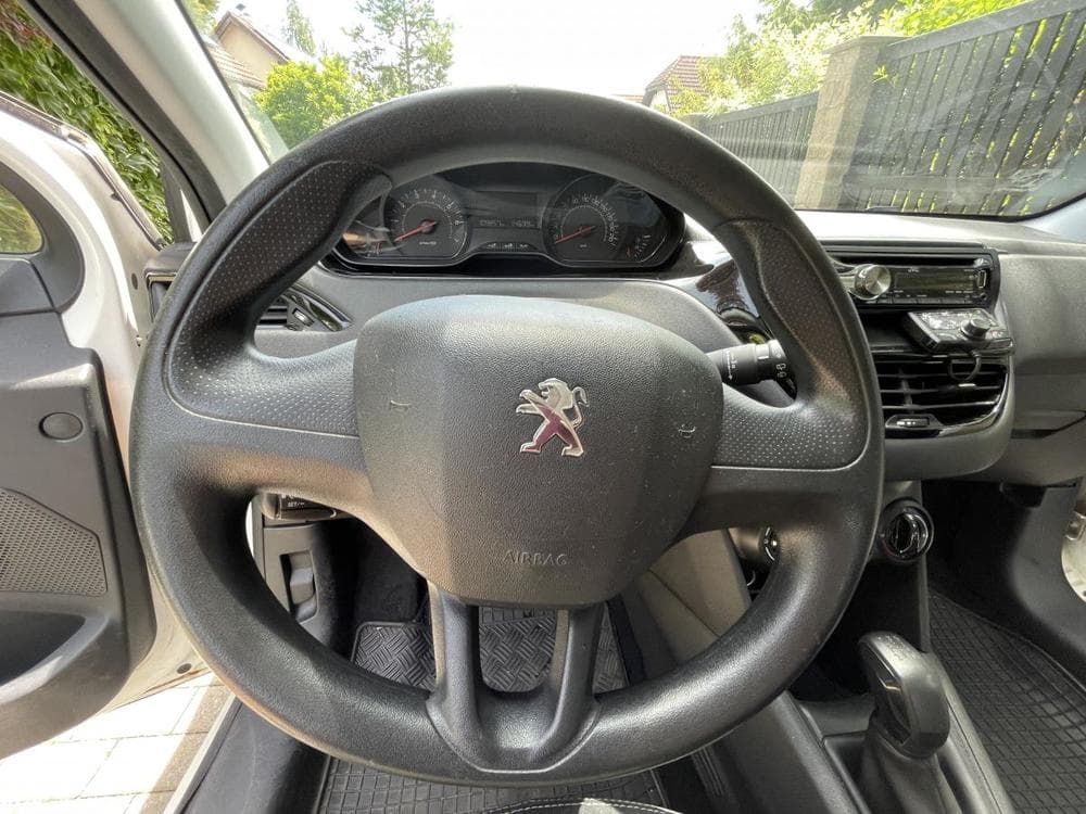 2014 Peugeot 208 - 17