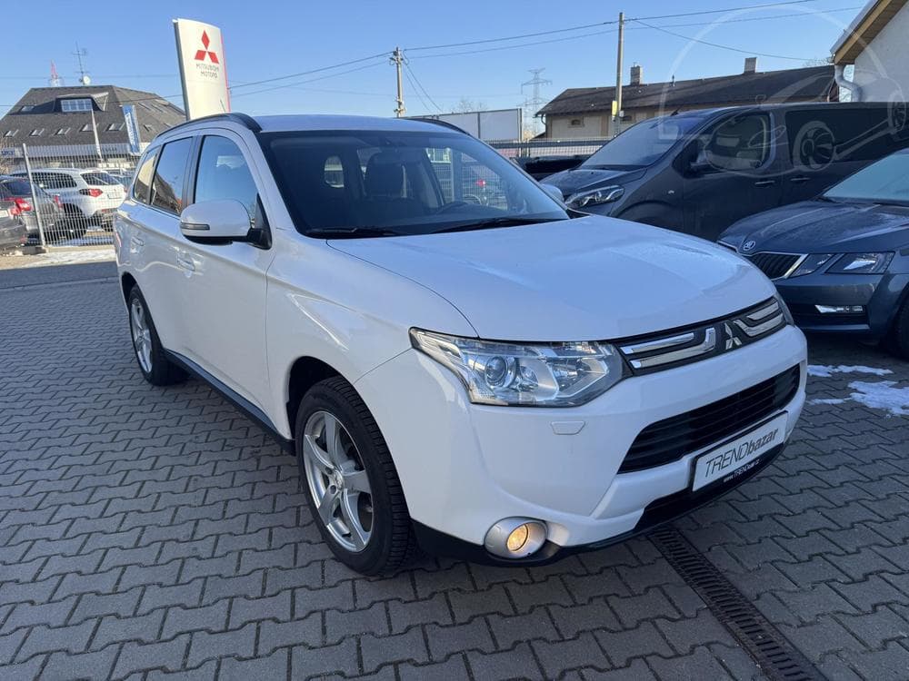 2014 Mitsubishi Outlander - 2