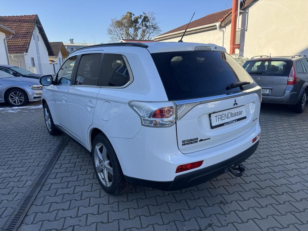 2014 Mitsubishi Outlander - 4