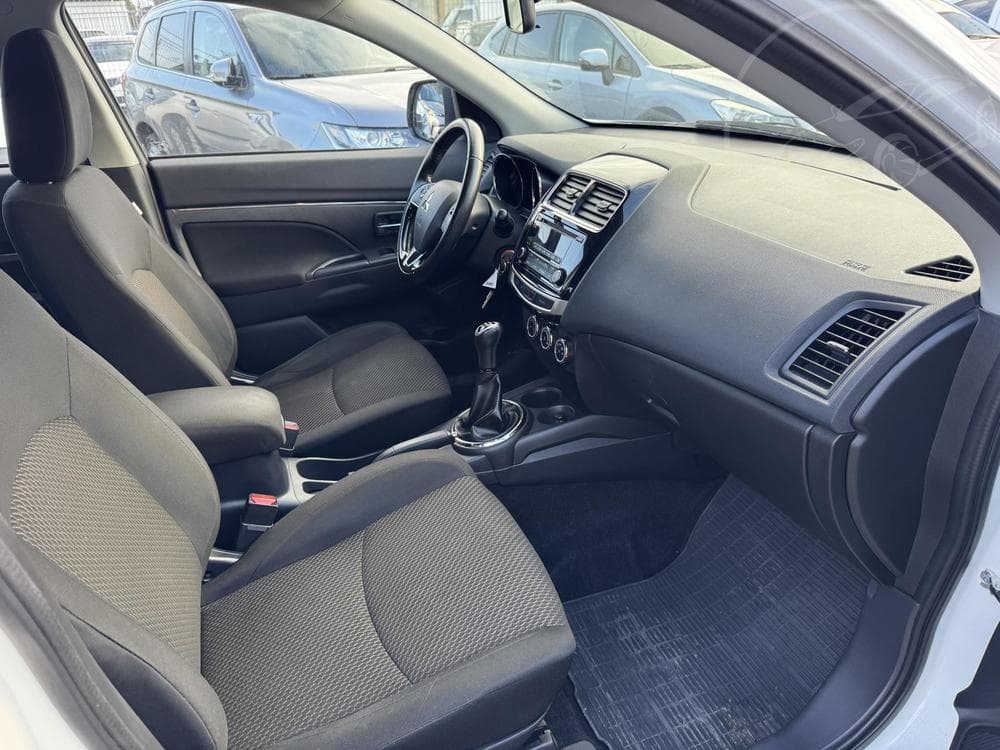 2017 Mitsubishi Asx - 9