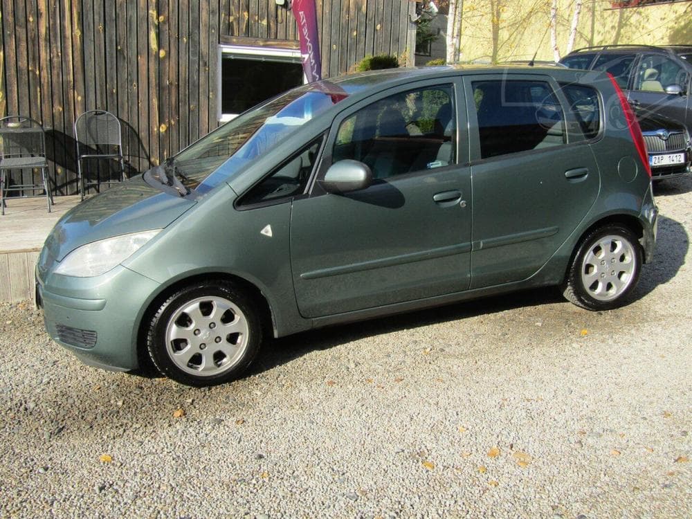 2006 Mitsubishi Colt - 4