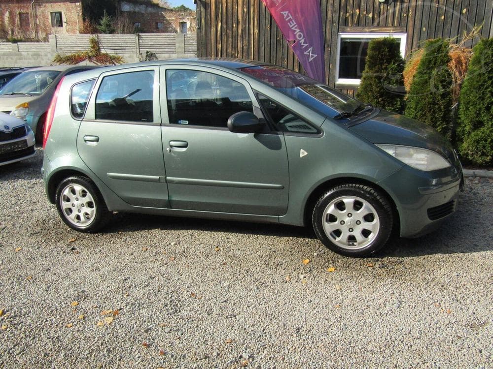 2006 Mitsubishi Colt - 22