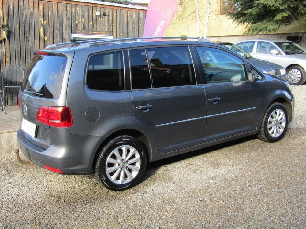 2011 Volkswagen Touran - 19