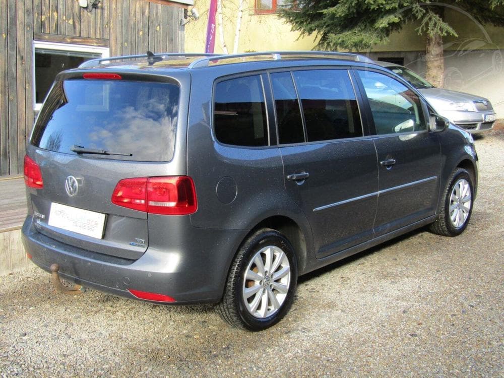 2011 Volkswagen Touran - 21