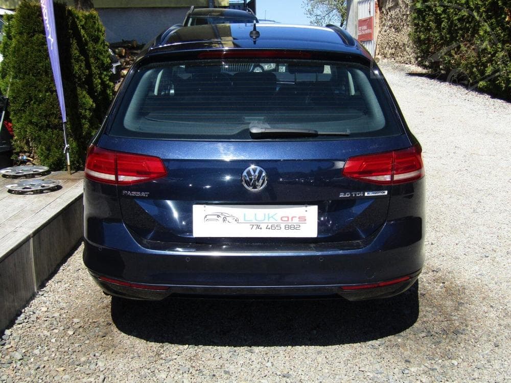 2015 Volkswagen PASSAT - 12