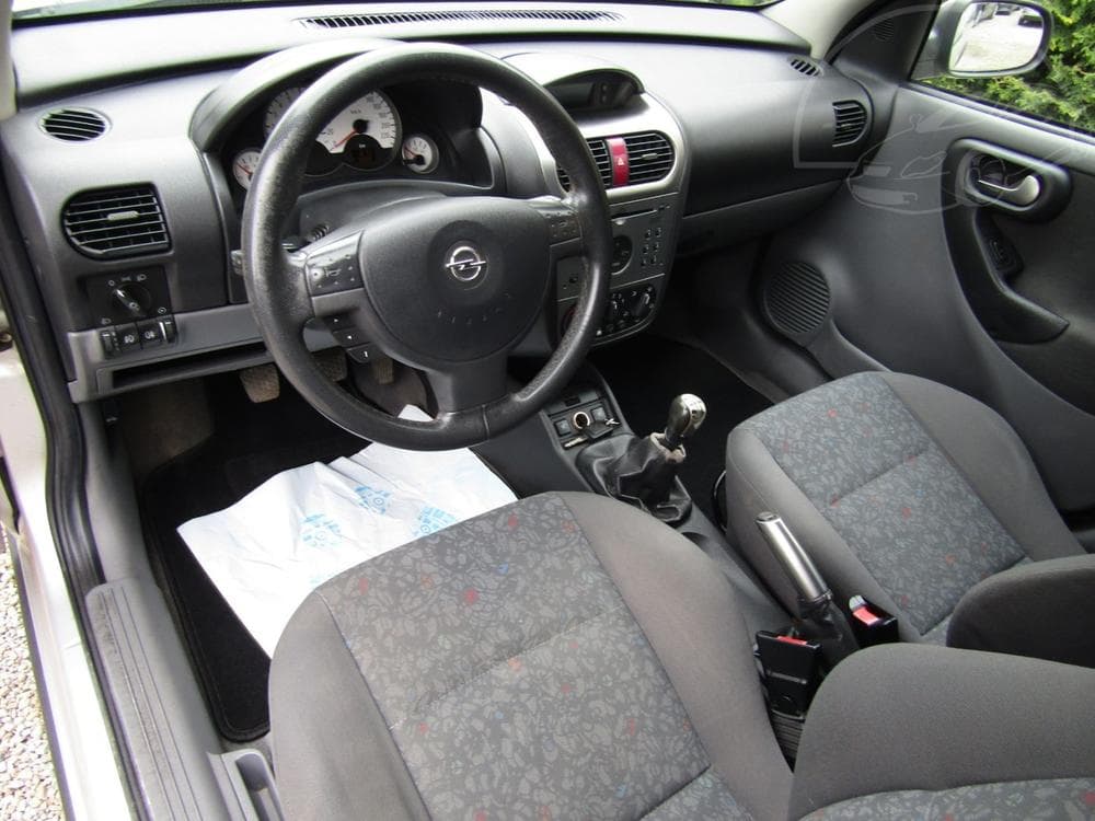 2002 Opel Corsa - 13