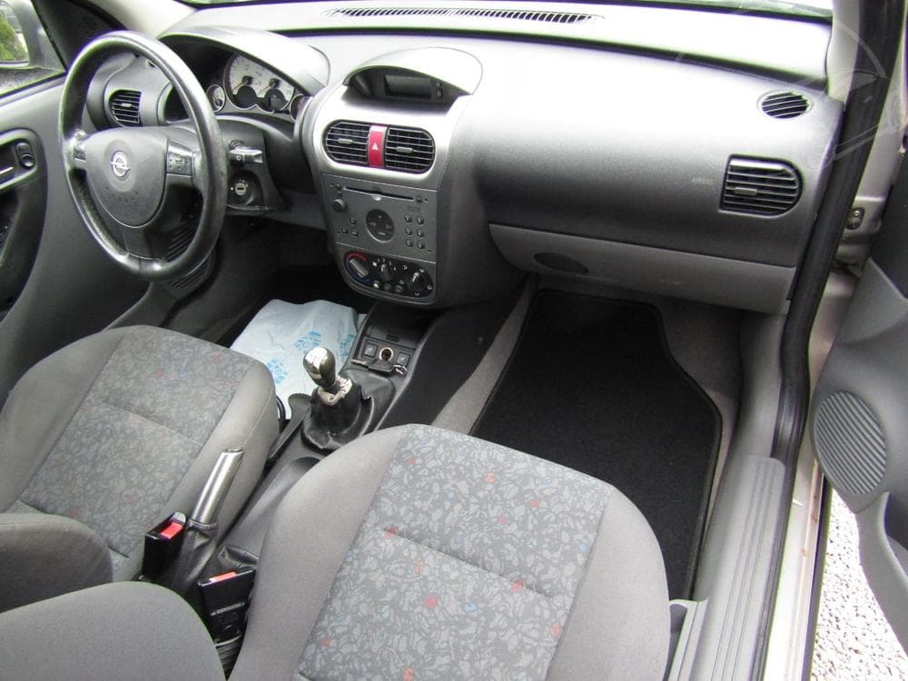 2002 Opel Corsa - 14