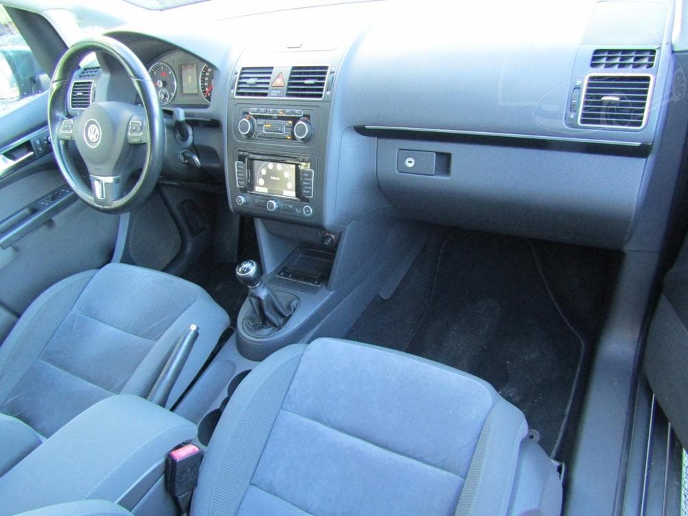 2011 Volkswagen Touran - 27