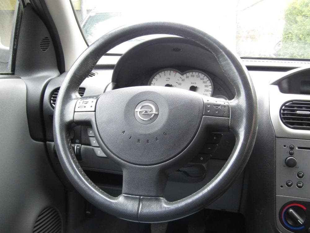 2002 Opel Corsa - 16